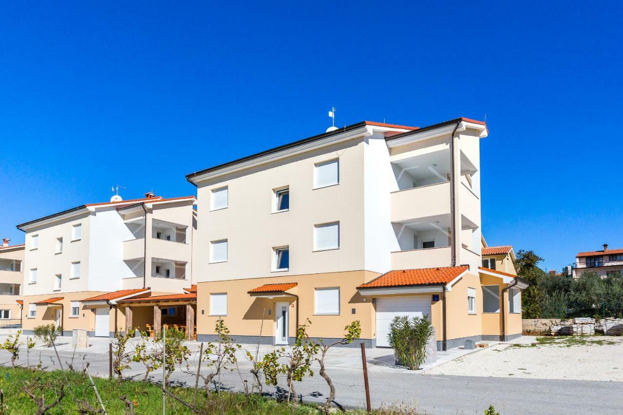 Dragan K3 Hotel Medulin Buitenkant foto