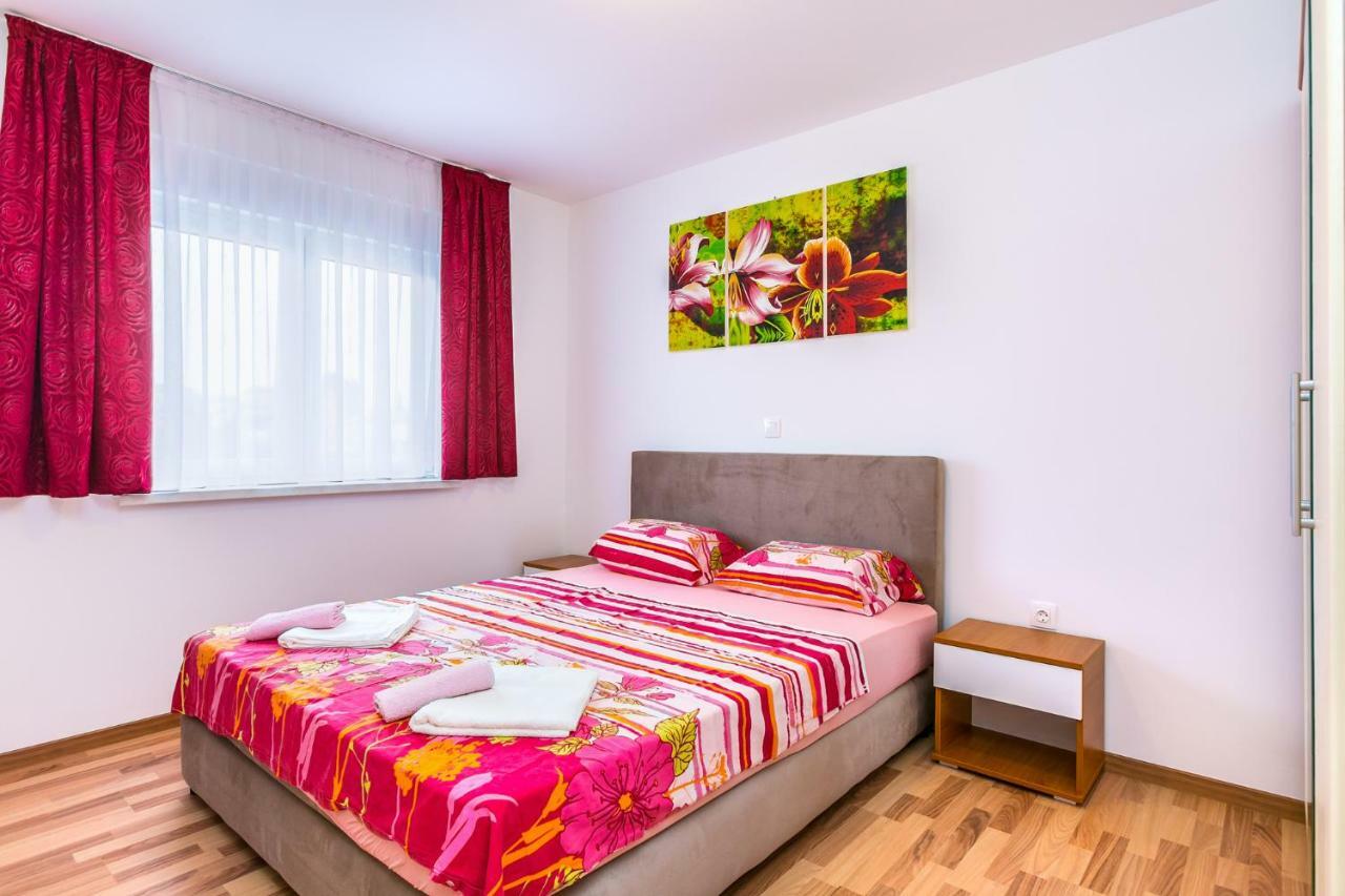 Dragan K3 Hotel Medulin Buitenkant foto