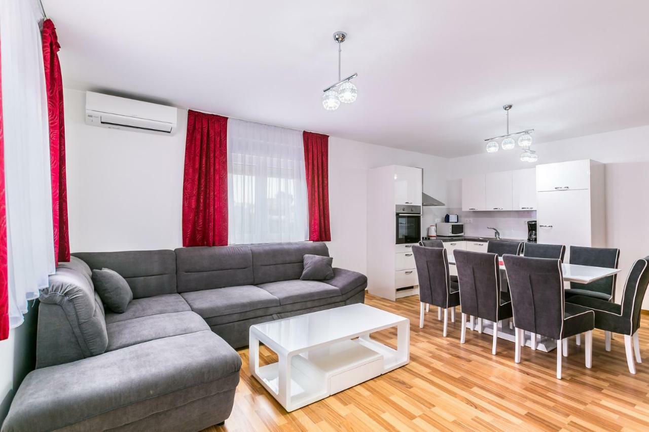 Dragan K3 Hotel Medulin Buitenkant foto