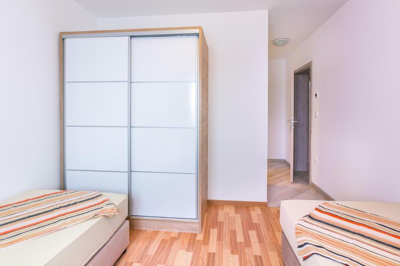 Dragan K3 Hotel Medulin Buitenkant foto