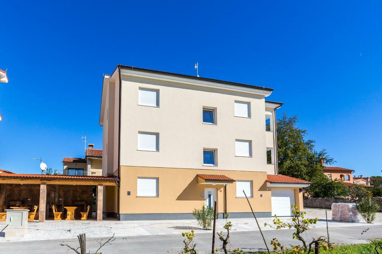 Dragan K3 Hotel Medulin Buitenkant foto