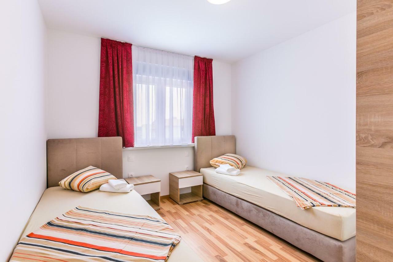 Dragan K3 Hotel Medulin Buitenkant foto
