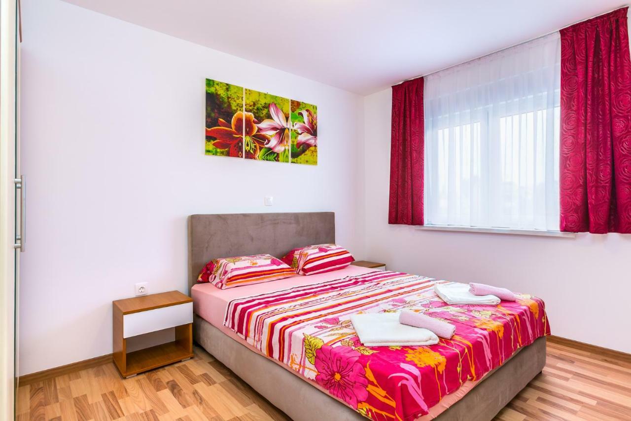 Dragan K3 Hotel Medulin Buitenkant foto