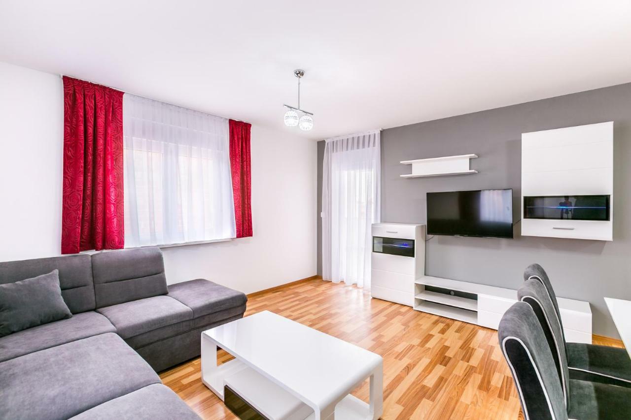 Dragan K3 Hotel Medulin Buitenkant foto