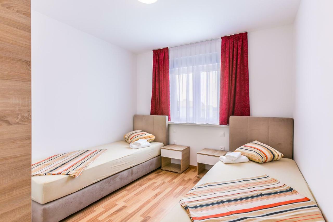 Dragan K3 Hotel Medulin Buitenkant foto